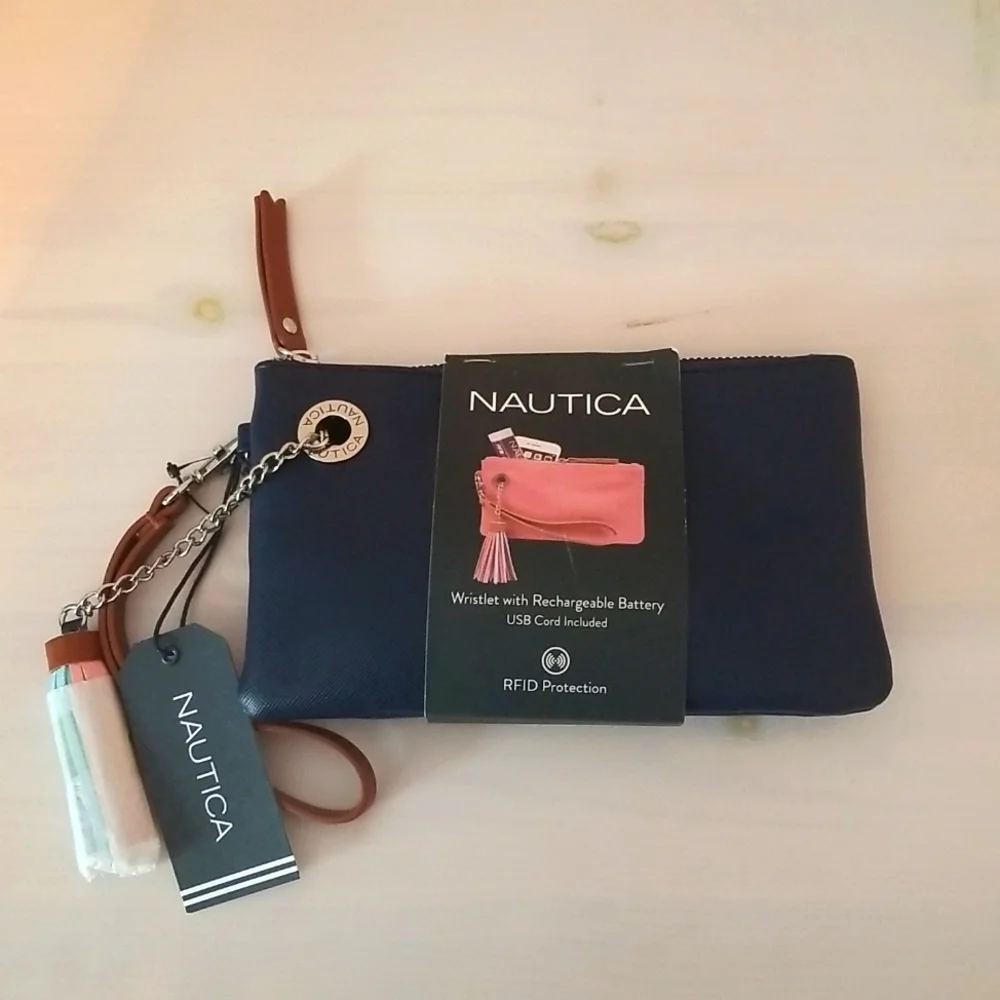 NWT- Nautica Wristlet with Battery and USB Cord, Navy Blue